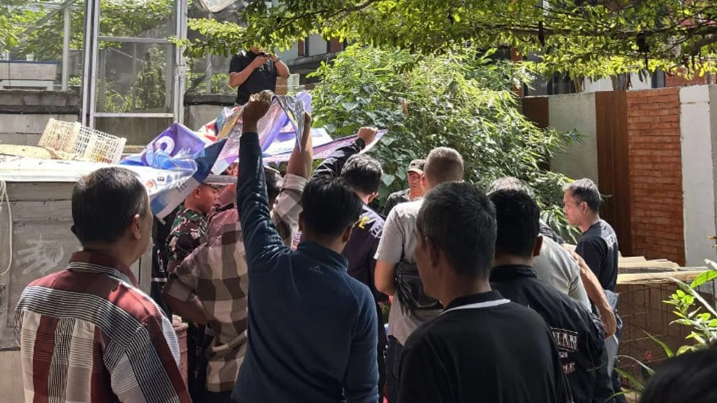 Pelajar Tewas usai Terjun dari Flyover Pasupati Bandung Pelajar Tewas usai Terjun dari Flyover Pasupati Bandung