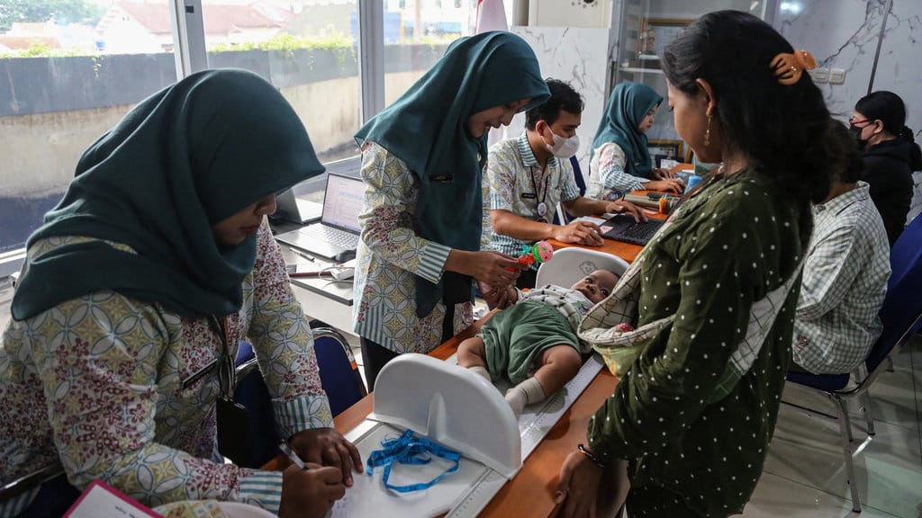 Kisah Kader Posyandu: Beban Bertambah, Insentif Tak Berubah Kisah Kader Posyandu: Beban Bertambah, Insentif Tak Berubah