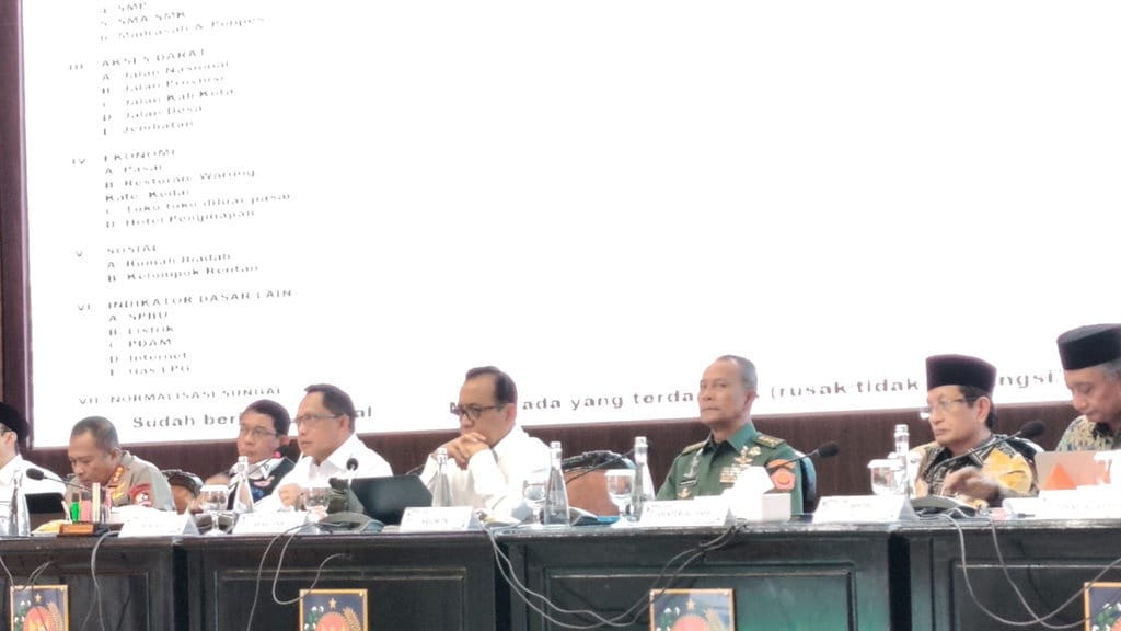 Menko PMK Pastikan Penanganan Bencana Tak Hanya Sasar Sumatra Menko PMK Pastikan Penanganan Bencana Tak Hanya Sasar Sumatra
