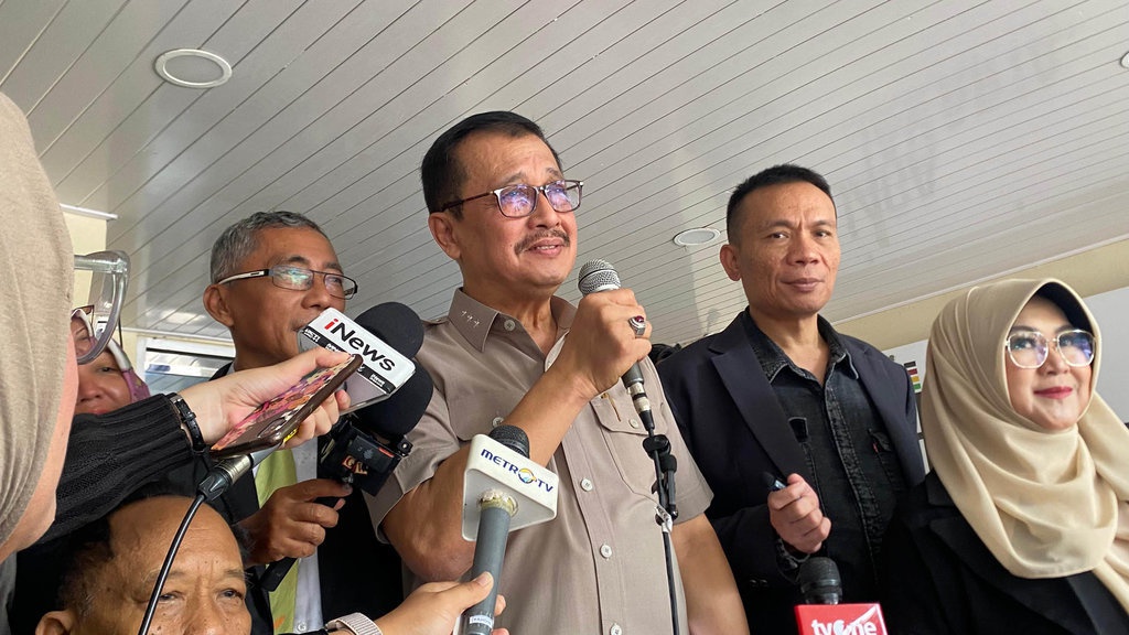 Eks Wakapolri Oegroseno Diperiksa terkait Kasus Ijazah Jokowi Eks Wakapolri Oegroseno Diperiksa terkait Kasus Ijazah Jokowi