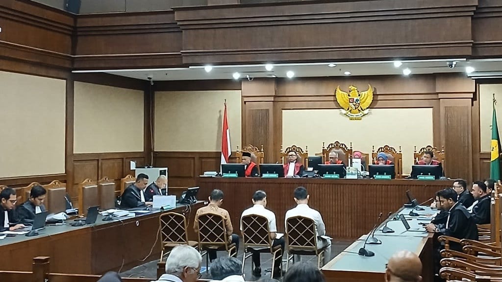 Eks Dirut Pertamina Patra Niaga Dituntut 14 Tahun Penjara Eks Dirut Pertamina Patra Niaga Dituntut 14 Tahun Penjara