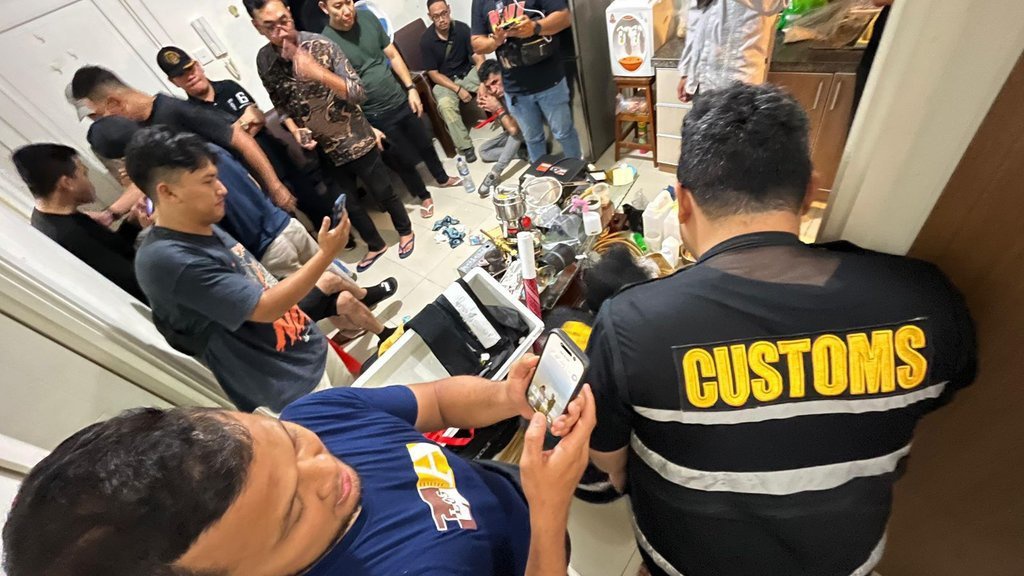 Bea Cukai-Polri Bongkar Lab Sabu di Jakut, 13 Kg Narkoba Disita Bea Cukai-Polri Bongkar Lab Sabu di Jakut, 13 Kg Narkoba Disita
