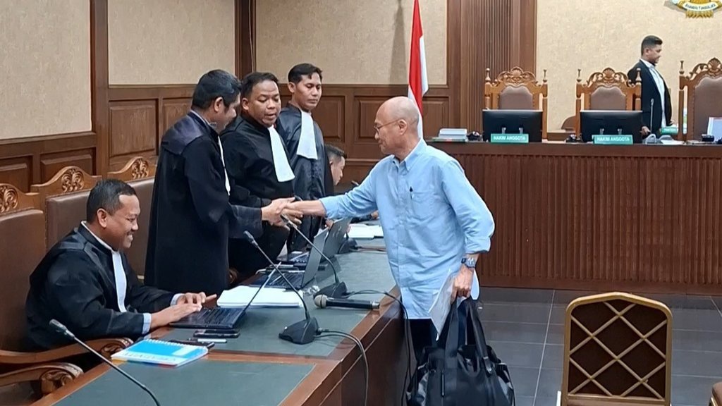 Kasus Suap Hakim Migor: Ary Bakri Dituntut 17 Tahun Penjara Kasus Suap Hakim Migor: Ary Bakri Dituntut 17 Tahun Penjara