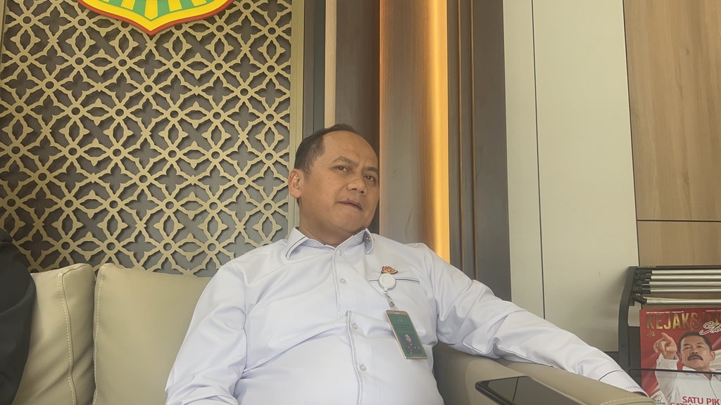 Kejagung Sita 6 Mobil dari Penggeledahan Terkait Kasus POME Kejagung Sita 6 Mobil dari Penggeledahan Terkait Kasus POME