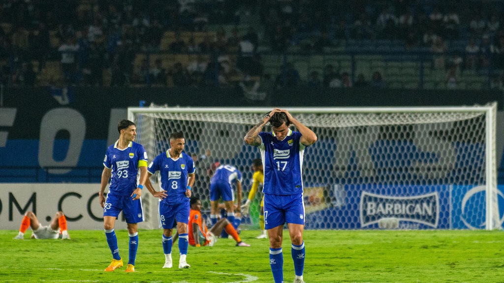 Fakta-Fakta Persib vs Ratchaburi & Profil Wasit yang Tuai Protes Fakta-Fakta Persib vs Ratchaburi & Profil Wasit yang Tuai Protes