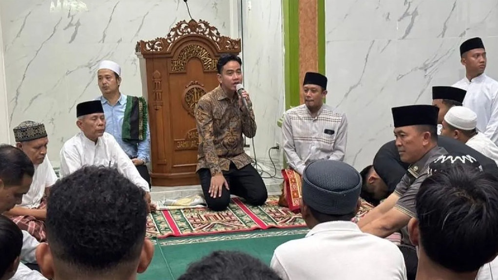 Gibran: Kantor Wapres Terima Aduan, Tebus Ijazah-SPP Sekolah Gibran: Kantor Wapres Terima Aduan, Tebus Ijazah-SPP Sekolah