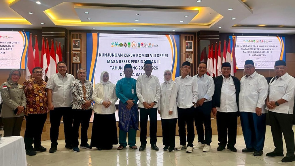Komisi VIII DPR RI Tinjau Penyaluran PKH dan Sembako di Batam Komisi VIII DPR RI Tinjau Penyaluran PKH dan Sembako di Batam