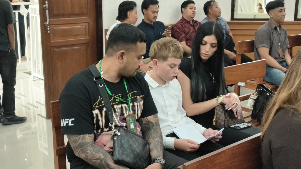 Putra Korban Penembakan Bali: Kami Dapat Hukuman Seumur Hidup Putra Korban Penembakan Bali: Kami Dapat Hukuman Seumur Hidup