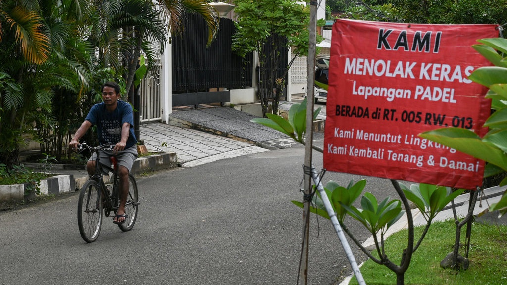 Hampir 50% Lapangan Padel di Jaksel Tak Punya Izin PBG Hampir 50% Lapangan Padel di Jaksel Tak Punya Izin PBG