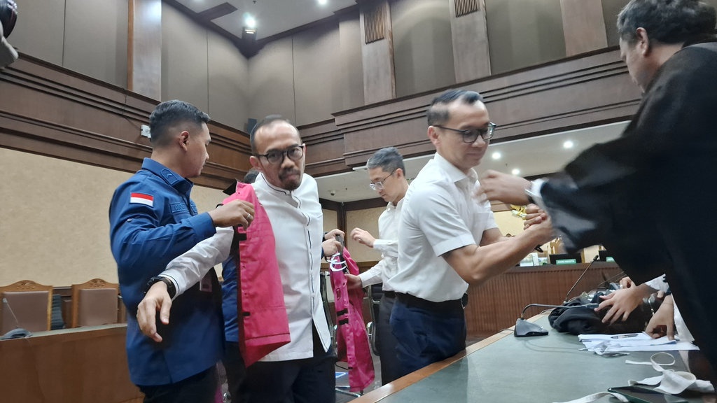 Riva Siahaan Divonis 9 Tahun Penjara di Kasus Minyak Mentah Riva Siahaan Divonis 9 Tahun Penjara di Kasus Minyak Mentah