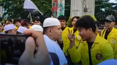 Demonstran Viral Tunjuk Polisi, Mahasiswa PNJ Bukan UI Demonstran Viral Tunjuk Polisi, Mahasiswa PNJ Bukan UI
