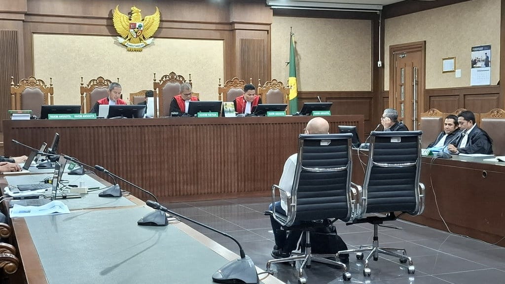 Terbukti Suap Hakim, Ariyanto Bakri Divonis 16 Tahun Penjara Terbukti Suap Hakim, Ariyanto Bakri Divonis 16 Tahun Penjara