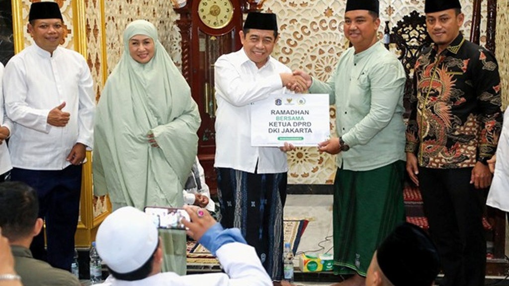 Salurkan Bantuan, DPRD DKI Komitmen Perkuat Pemberdayaan Masjid Salurkan Bantuan, DPRD DKI Komitmen Perkuat Pemberdayaan Masjid