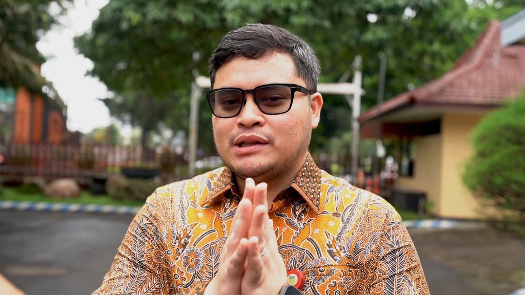 Hormati Persidangan, Mas Dhito Tegaskan Fokus Pelayanan Publik Hormati Persidangan, Mas Dhito Tegaskan Fokus Pelayanan Publik