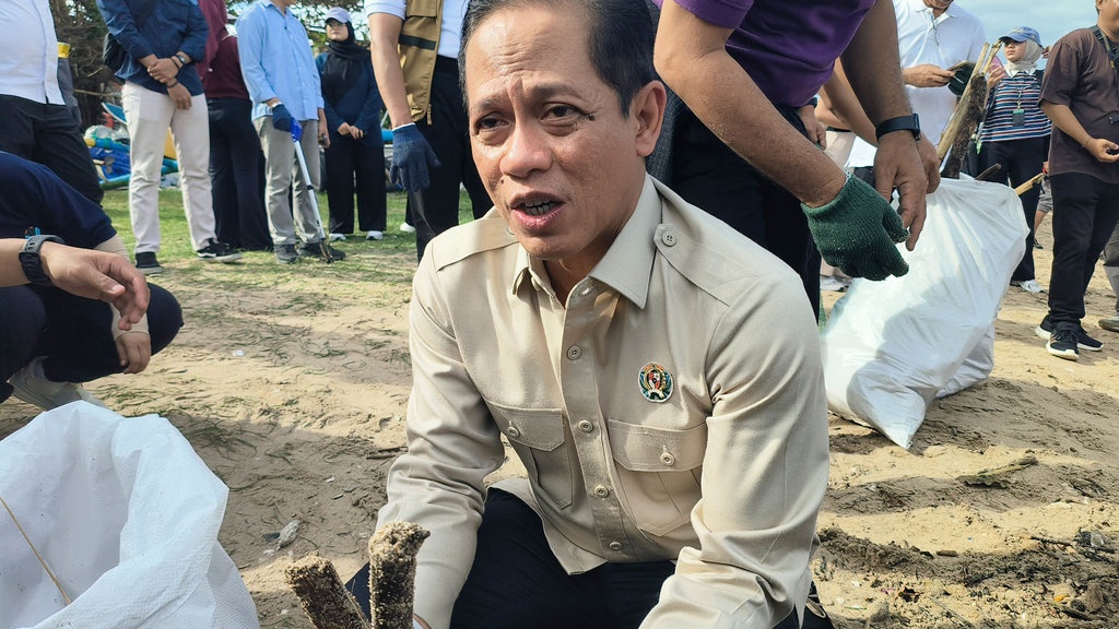 Menteri LH Izinkan Insinerator di Bali Khusus untuk Sampah Kayu Menteri LH Izinkan Insinerator di Bali Khusus untuk Sampah Kayu
