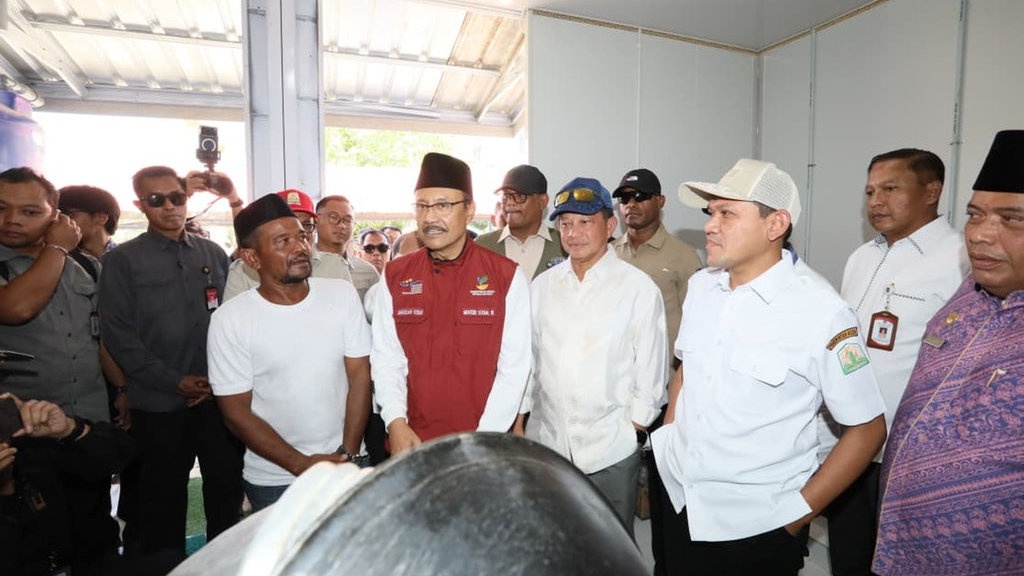 Tito Karnavian Tinjau Huntara di Pidie Jaya Tito Karnavian Tinjau Huntara di Pidie Jaya