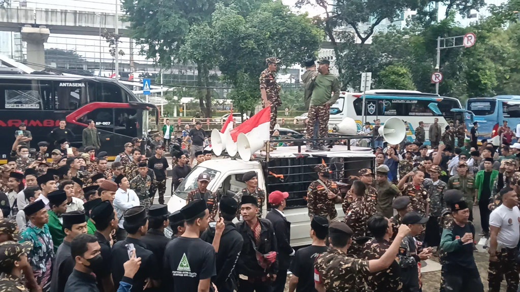 Yaqut Diperiksa Kasus Haji, Anggota Banser Geruduk Gedung KPK Yaqut Diperiksa Kasus Haji, Anggota Banser Geruduk Gedung KPK