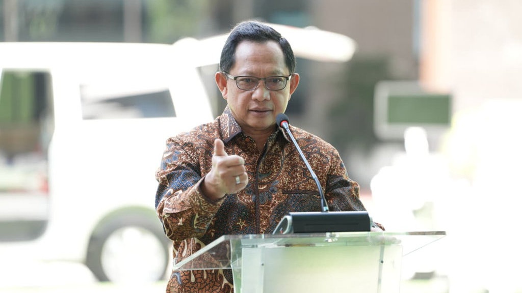 Tito Karnavian Apresiasi Pihak Swasta yang Beri Bantuan Ambulans Tito Karnavian Apresiasi Pihak Swasta yang Beri Bantuan Ambulans
