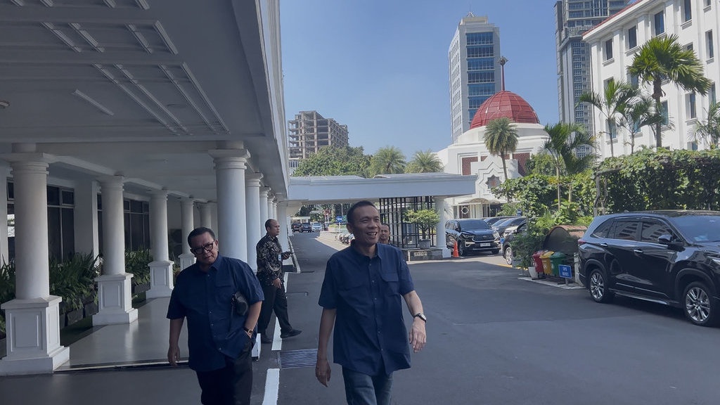 Rismon Hasiholan Sianipar Temui Wapres Gibran di Istana Hari Ini Rismon Hasiholan Sianipar Temui Wapres Gibran di Istana Hari Ini