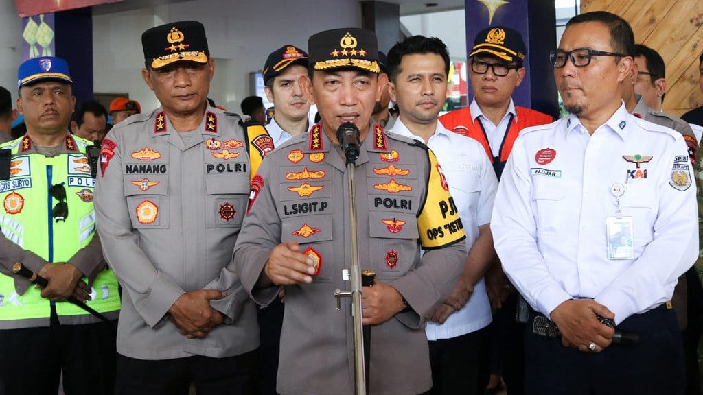 Kapolri Pastikan Situasi Aceh Terkendali Usai Kericuhan Kapolri Pastikan Situasi Aceh Terkendali Usai Kericuhan