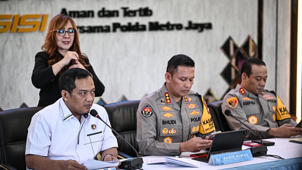 Polisi: Ada 2 Kemungkinan Pelaku Penyiraman Air Keras Ganti Baju Polisi: Ada 2 Kemungkinan Pelaku Penyiraman Air Keras Ganti Baju
