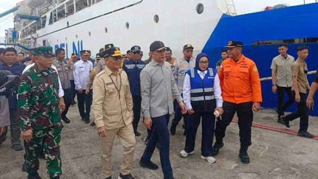 Gubernur Kalteng Salurkan Bantuan Presiden dan KHBS di Kotim Gubernur Kalteng Salurkan Bantuan Presiden dan KHBS di Kotim