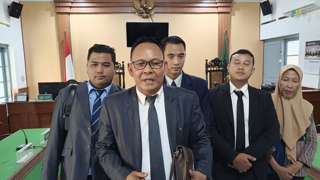 Tim Hukum Jokowi Abaikan Sikap Rismon soal Ijazah di PN Solo Tim Hukum Jokowi Abaikan Sikap Rismon soal Ijazah di PN Solo