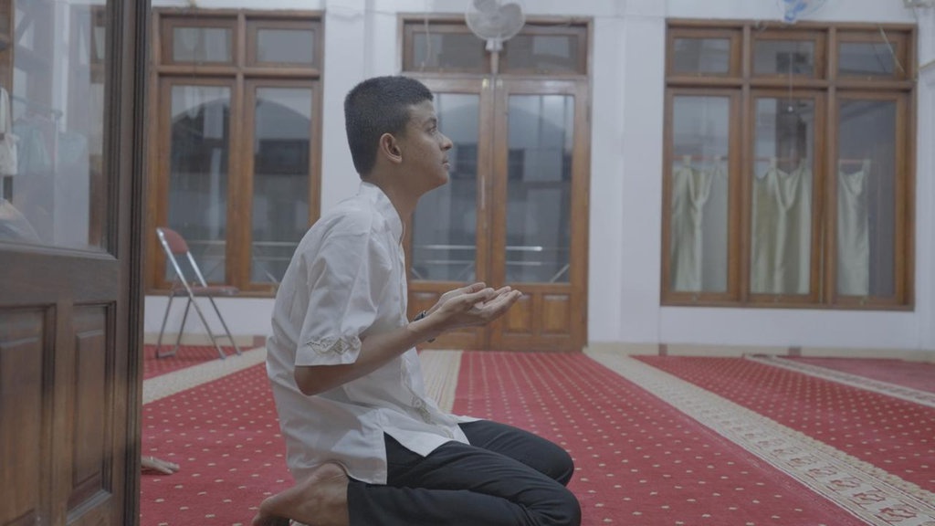 Pengalaman Pertama Isra Mendengar di Hari Raya Pengalaman Pertama Isra Mendengar di Hari Raya