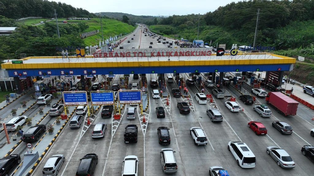 Pemerintah Resmi Terapkan One Way Nasional Hari Ini Pemerintah Resmi Terapkan One Way Nasional Hari Ini