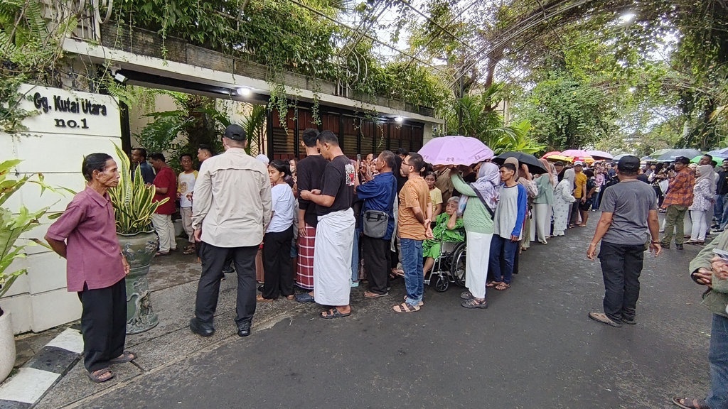 Warga Padati Rumah Jokowi di Solo H+4 Lebaran, Ingin Silaturahmi Warga Padati Rumah Jokowi di Solo H+4 Lebaran, Ingin Silaturahmi