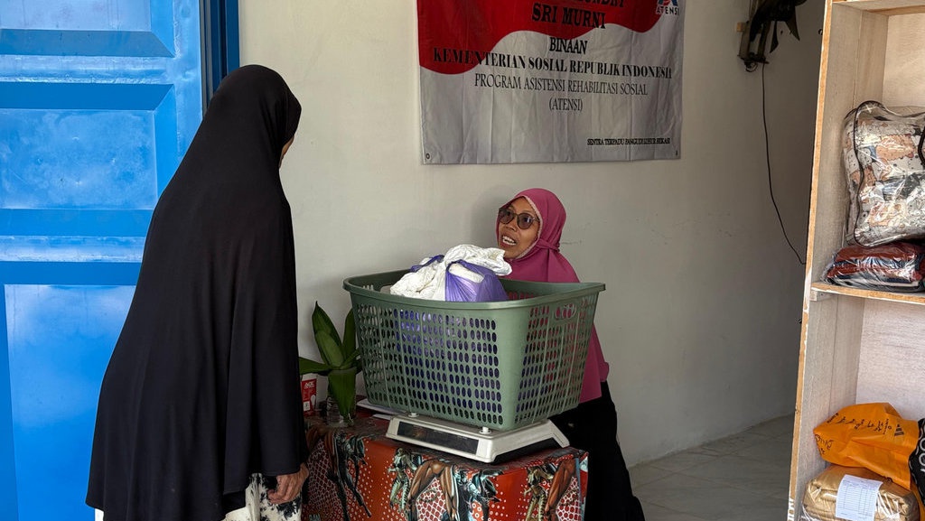 Kisah Sri Murni Bangkit hingga Buka Usaha Berkat ATENSI Kemensos Kisah Sri Murni Bangkit hingga Buka Usaha Berkat ATENSI Kemensos