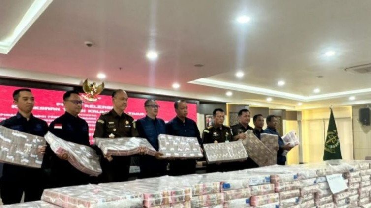 Kejati Kaltim Sita Rp214 Miliar dari Korupsi Lahan Transmigrasi Kejati Kaltim Sita Rp214 Miliar dari Korupsi Lahan Transmigrasi