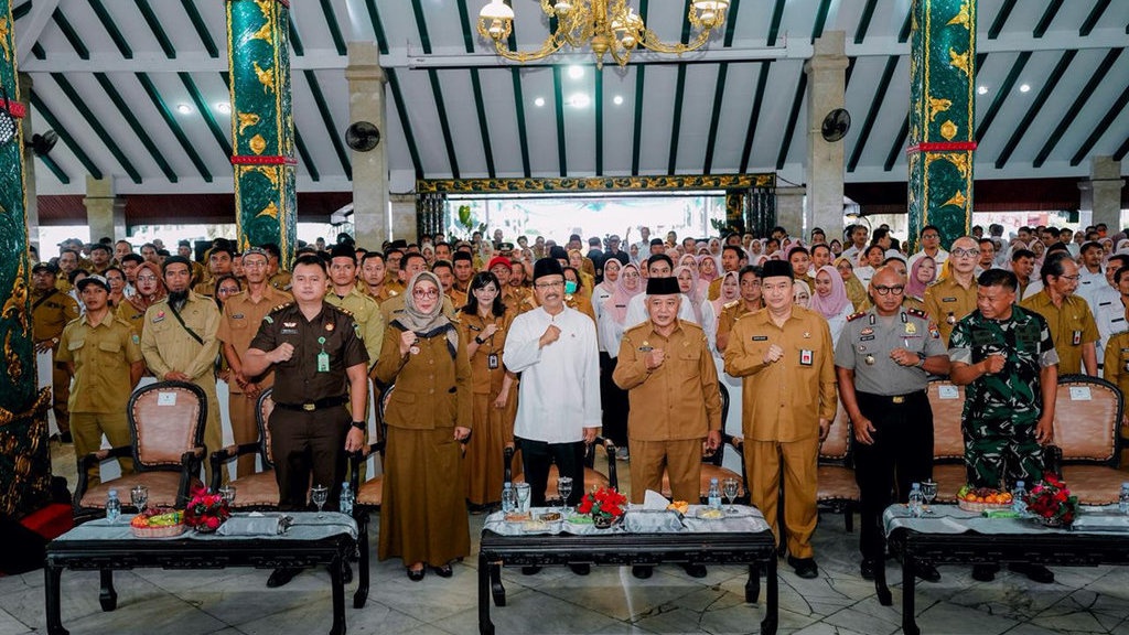 Gus Ipul Dorong Kades di Malang Aktifkan Puskesos & Data Sosial Gus Ipul Dorong Kades di Malang Aktifkan Puskesos & Data Sosial