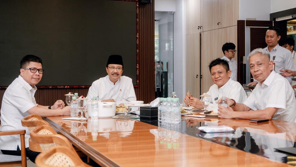 Gus Ipul Dorong Pembangunan Sekolah Rakyat di OKU Timur & Sambas Gus Ipul Dorong Pembangunan Sekolah Rakyat di OKU Timur & Sambas