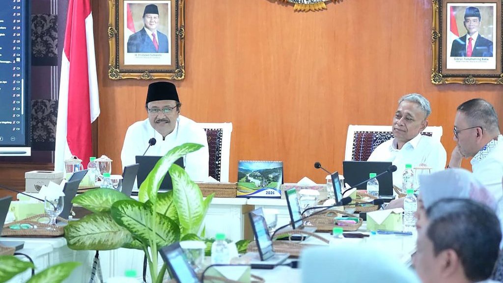 Gus Ipul Ajak ASN Kemensos Naik Transportasi Umum Gus Ipul Ajak ASN Kemensos Naik Transportasi Umum