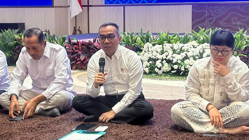 Kemdiktisaintek Dorong PLTS Gantikan Pembangkit Listrik Diesel Kemdiktisaintek Dorong PLTS Gantikan Pembangkit Listrik Diesel