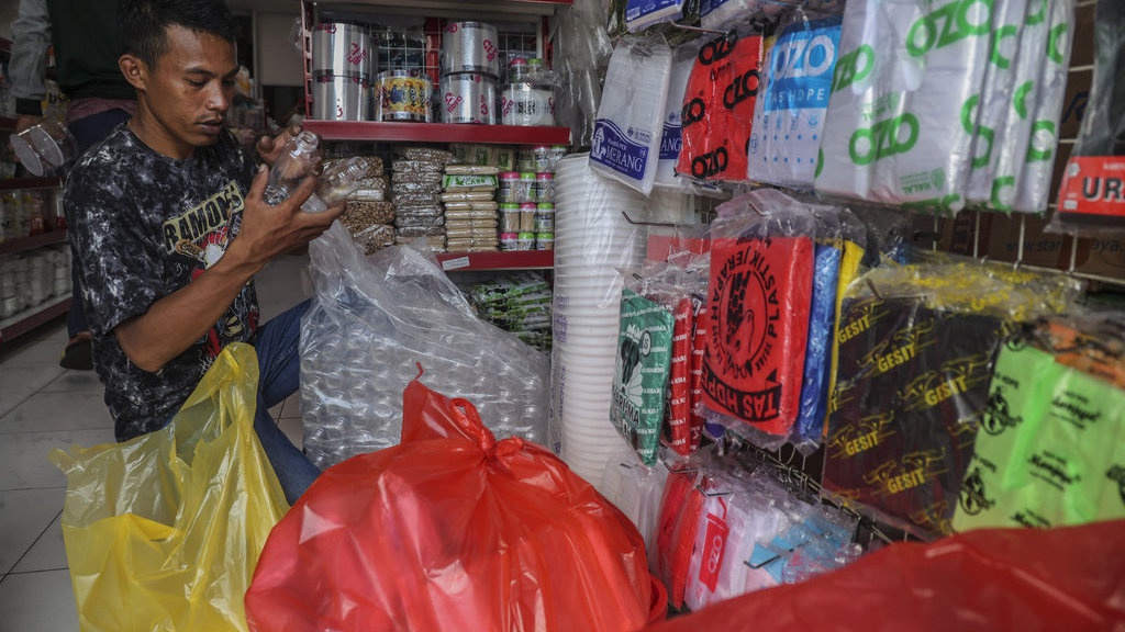 Harga Plastik Naik, Menkeu Purbaya Tunggu Usulan dari Kemenperin Harga Plastik Naik, Menkeu Purbaya Tunggu Usulan dari Kemenperin