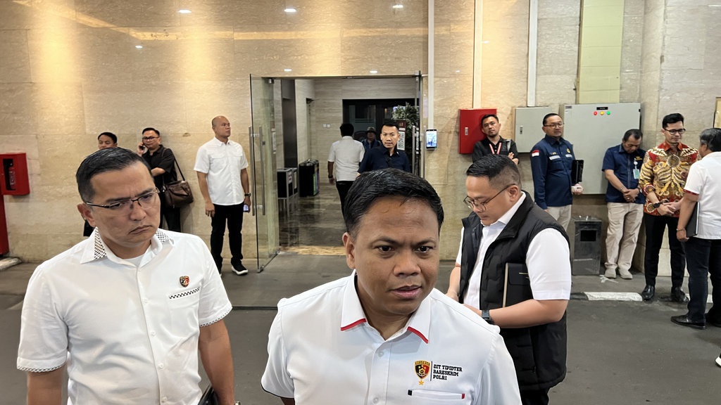 Polri akan Bentuk Satgas Pemberantasan Pengeboran Minyak Ilegal Polri akan Bentuk Satgas Pemberantasan Pengeboran Minyak Ilegal