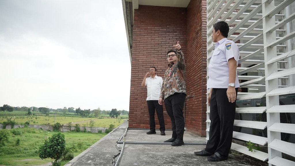 Tinjau Kantor Baru Disparbud, Mas Dhito Beri Masukan soal Museum Tinjau Kantor Baru Disparbud, Mas Dhito Beri Masukan soal Museum
