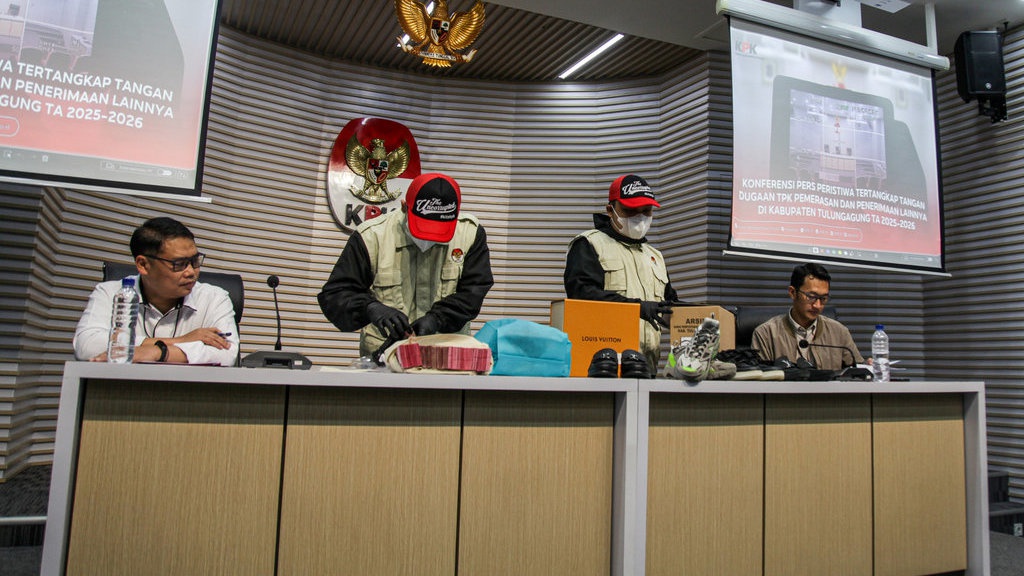KPK: Bupati Tulungagung Peras Kepala OPD dari Rp12 Juta-Rp2,8 M KPK: Bupati Tulungagung Peras Kepala OPD dari Rp12 Juta-Rp2,8 M