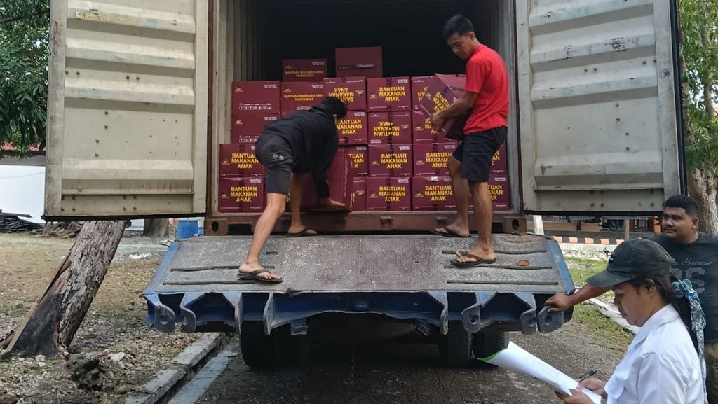 Kemensos Kirim Bantuan untuk Korban Gempa di Flores Timur Kemensos Kirim Bantuan untuk Korban Gempa di Flores Timur