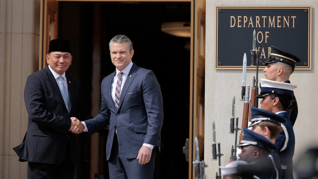 Sjafrie Temui Hegseth, RI-AS Sepakat Perkuat Kerja Sama Militer Sjafrie Temui Hegseth, RI-AS Sepakat Perkuat Kerja Sama Militer