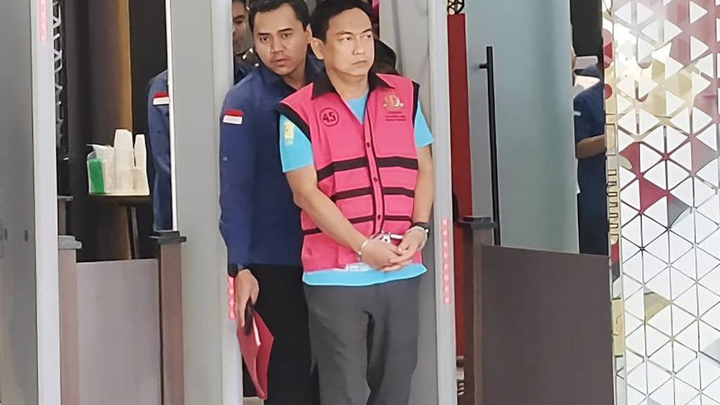 Hery Susanto Jalani Sidang Perdana Kasus Nikel Pekan Depan Hery Susanto Jalani Sidang Perdana Kasus Nikel Pekan Depan