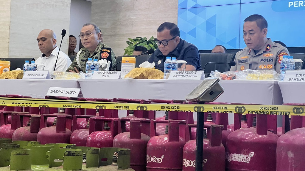 Polri Tangkap 330 Tersangka Penyalahgunaan BBM dan LPG Subsidi Polri Tangkap 330 Tersangka Penyalahgunaan BBM dan LPG Subsidi