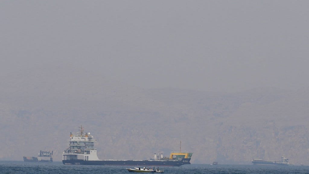 Trump Klaim 100 Juta Barel Minyak Lolos Lewati Selat Hormuz Trump Klaim 100 Juta Barel Minyak Lolos Lewati Selat Hormuz