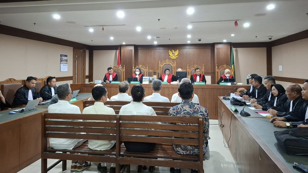 8 Terdakwa Pemerasan Izin TKA Kemnaker Divonis 4-7,5 Tahun Bui 8 Terdakwa Pemerasan Izin TKA Kemnaker Divonis 4-7,5 Tahun Bui