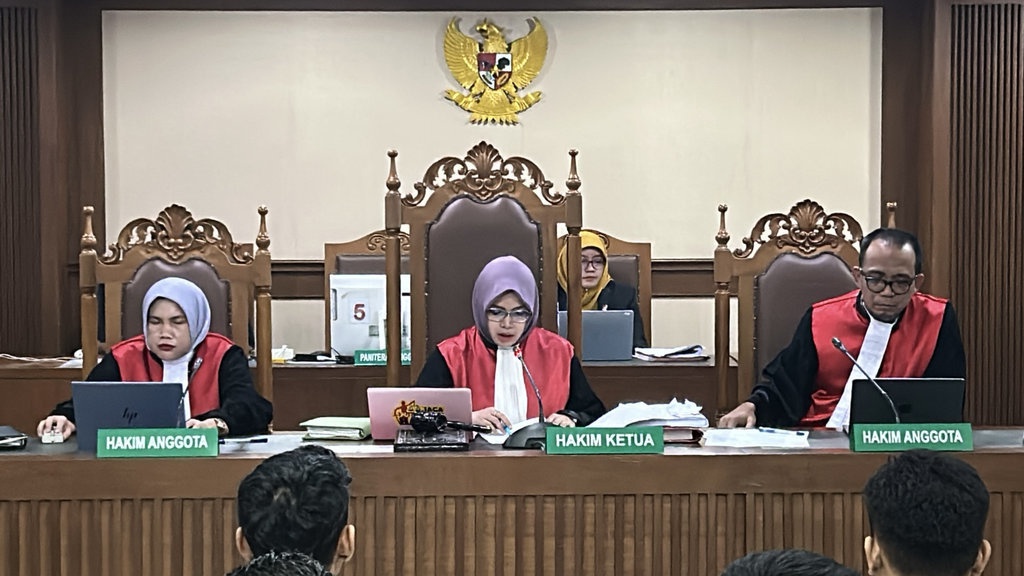 Ammar Zoni Divonis 7 Tahun Penjara dalam Kasus Narkoba Ammar Zoni Divonis 7 Tahun Penjara dalam Kasus Narkoba