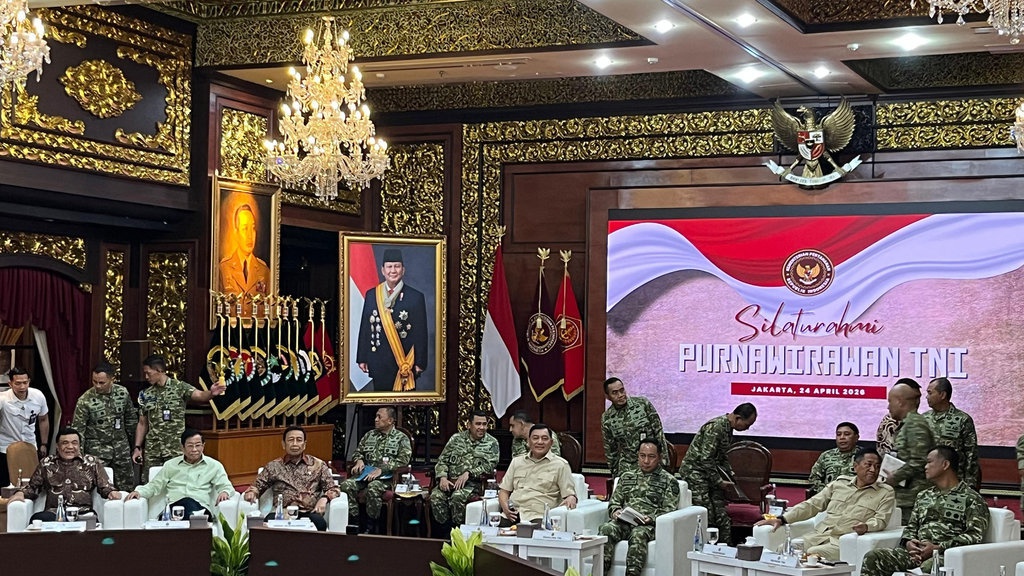 Panglima & Purnawirawan TNI Kumpul di Kemhan Bahas Pertahanan Panglima & Purnawirawan TNI Kumpul di Kemhan Bahas Pertahanan