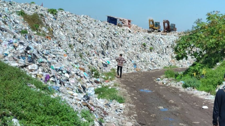 TPA Pakusari Jember Kritis: Gunungan Sampah Capai 35 Meter TPA Pakusari Jember Kritis: Gunungan Sampah Capai 35 Meter