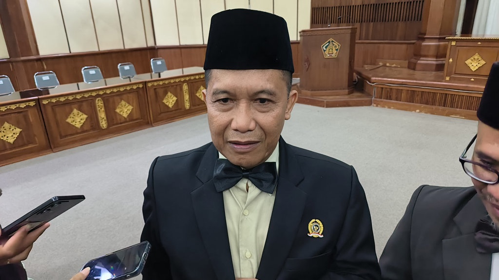 Kanwil Kemenhaj Bali Lepas 698 Jemaah Haji ke Tanah Suci Kanwil Kemenhaj Bali Lepas 698 Jemaah Haji ke Tanah Suci